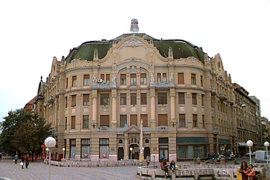 Ansamblul interbelic CORSO. Palatul "Lloyd"